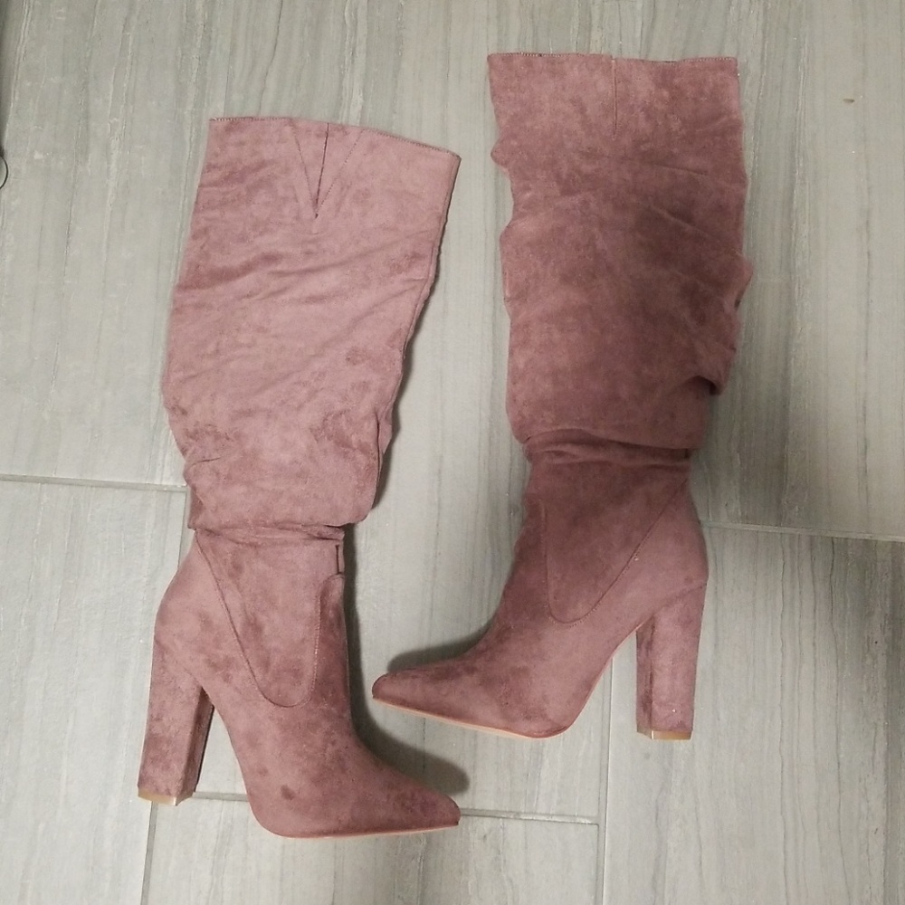 *7.5 LEFT!* Suede Knee High Boots ☆HOST PICK!☆ - Picture 3 of 6